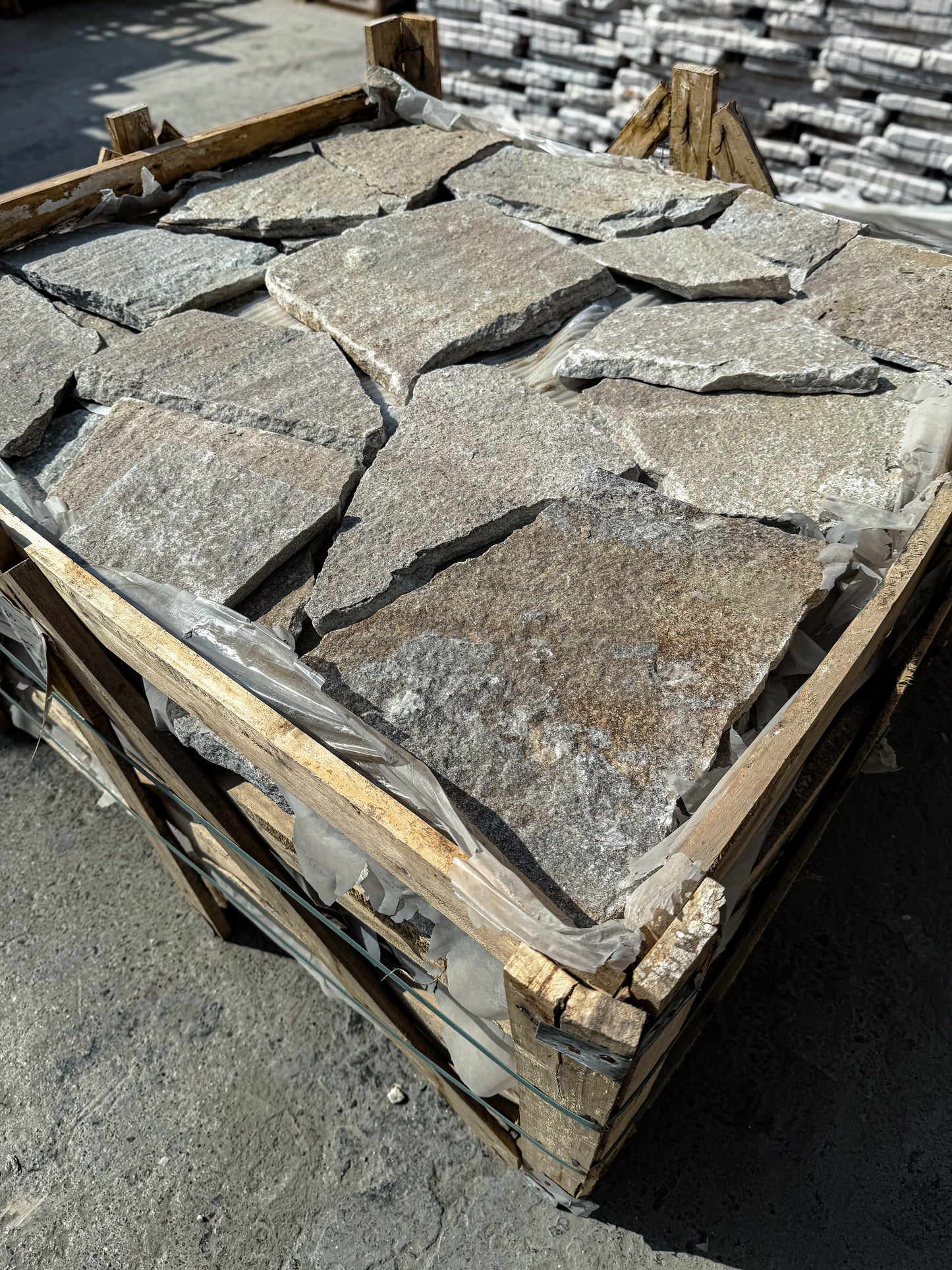 Opulent Flagstone Series pearl white & light grey loose random piece quartz flag stone