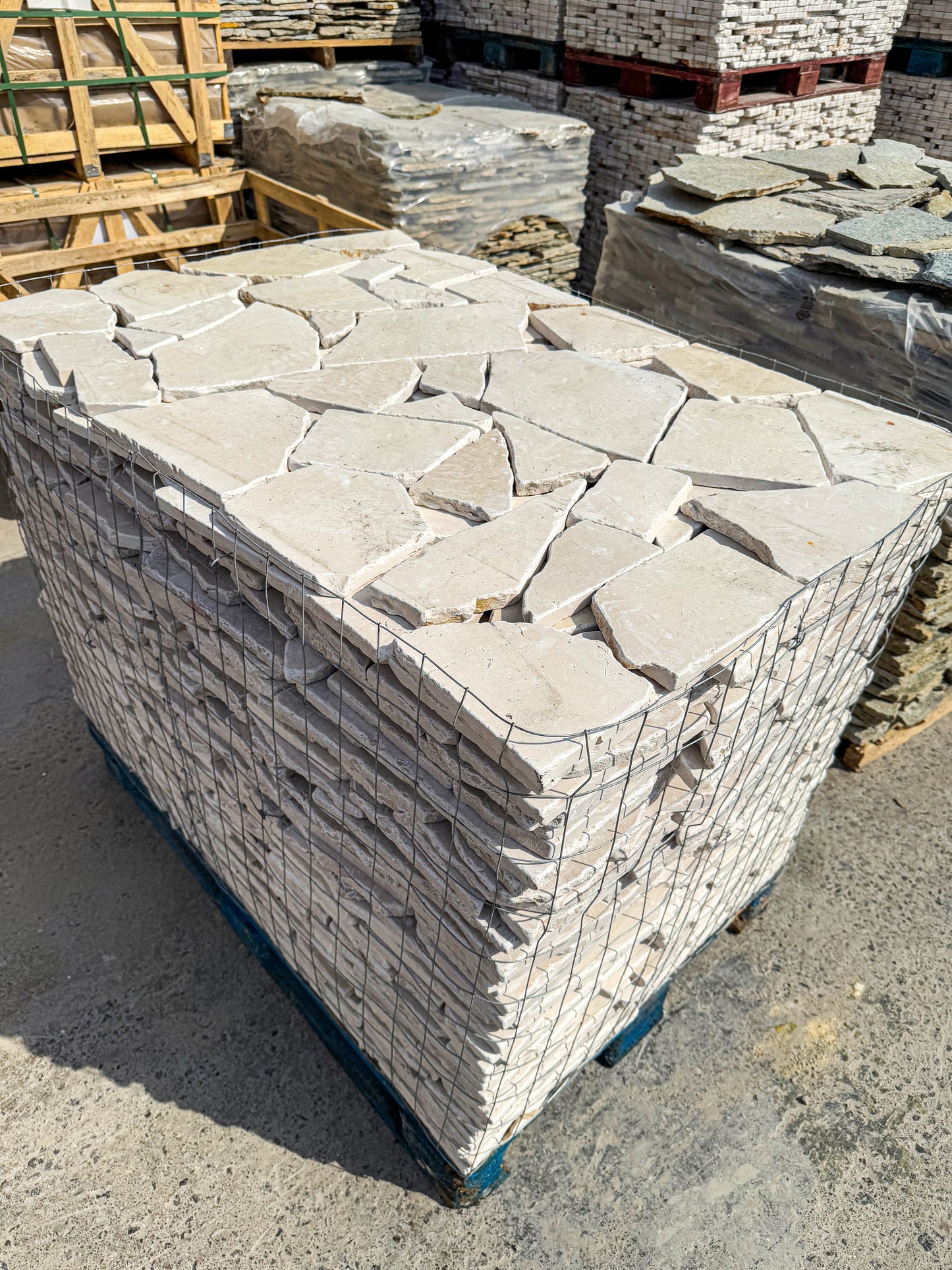 Opulent Flagstone Series Ivory White Trani Loose Random Piece Limestone Flag Stone