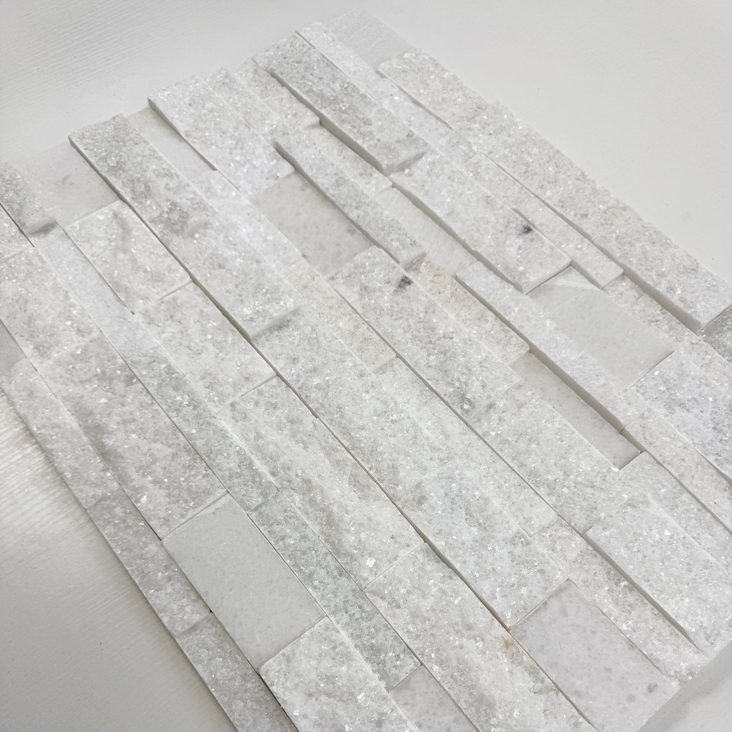 Luxe Aura series Crystal White Mixed Size Polish & Split Marble Wall Cladding