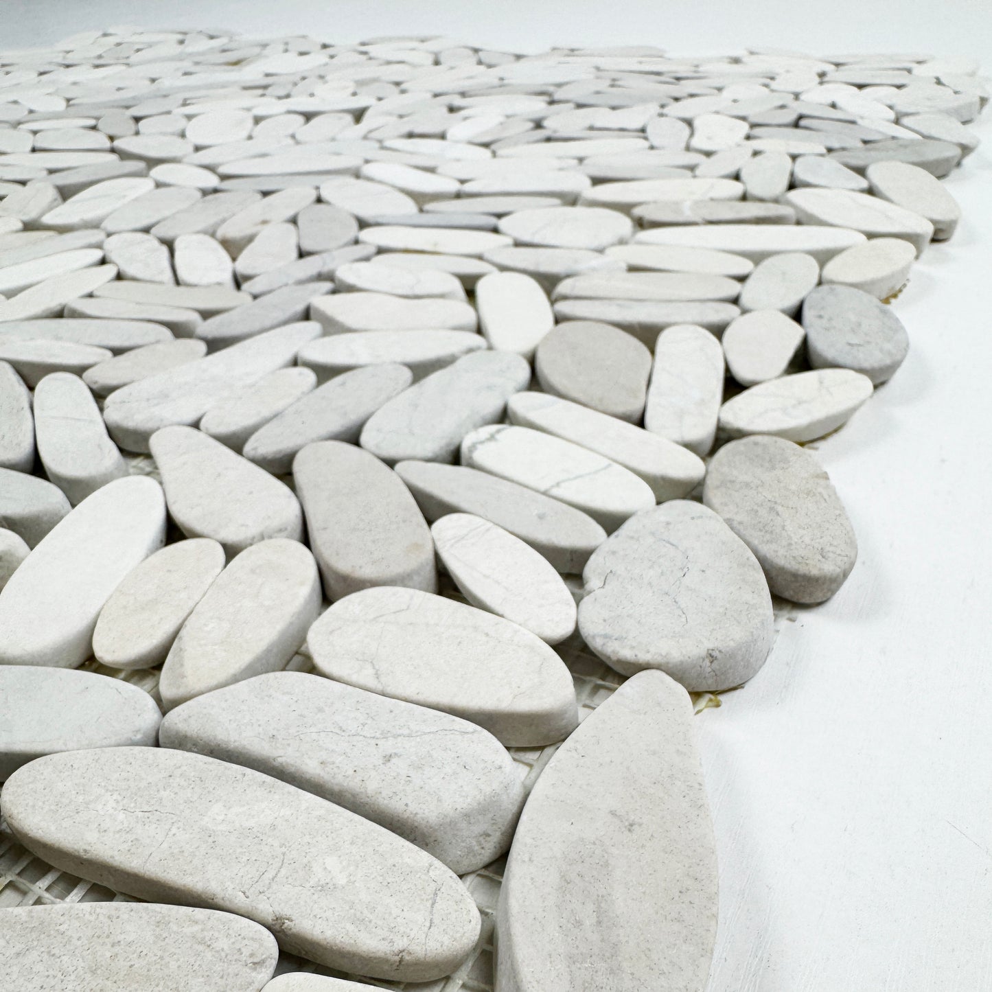 Bali Riverstone Series Beige Semi-Matte Sliced Cutting Long Elliptic Shape Natural Pebble Stone Mosaic