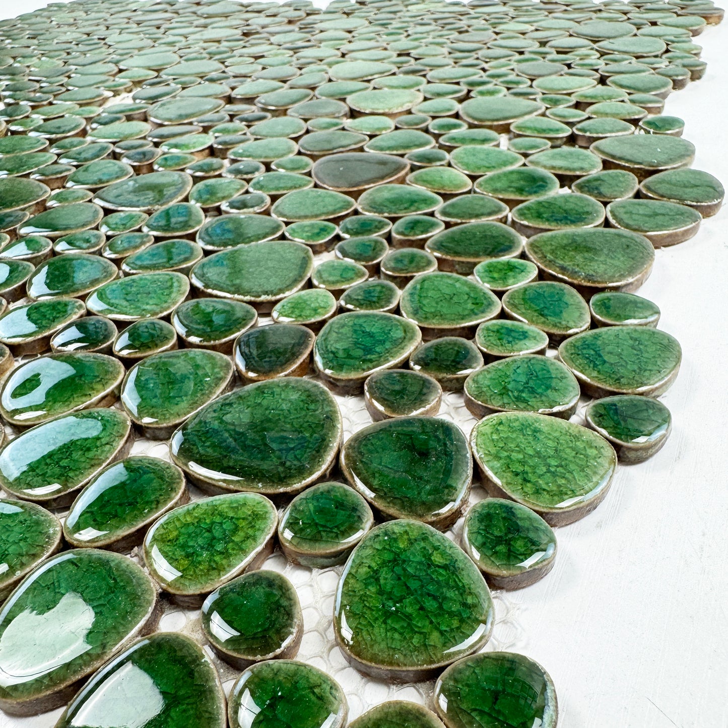 Positano Sky Series Kelly Green Round Ice Crack Porcelain Mosaic
