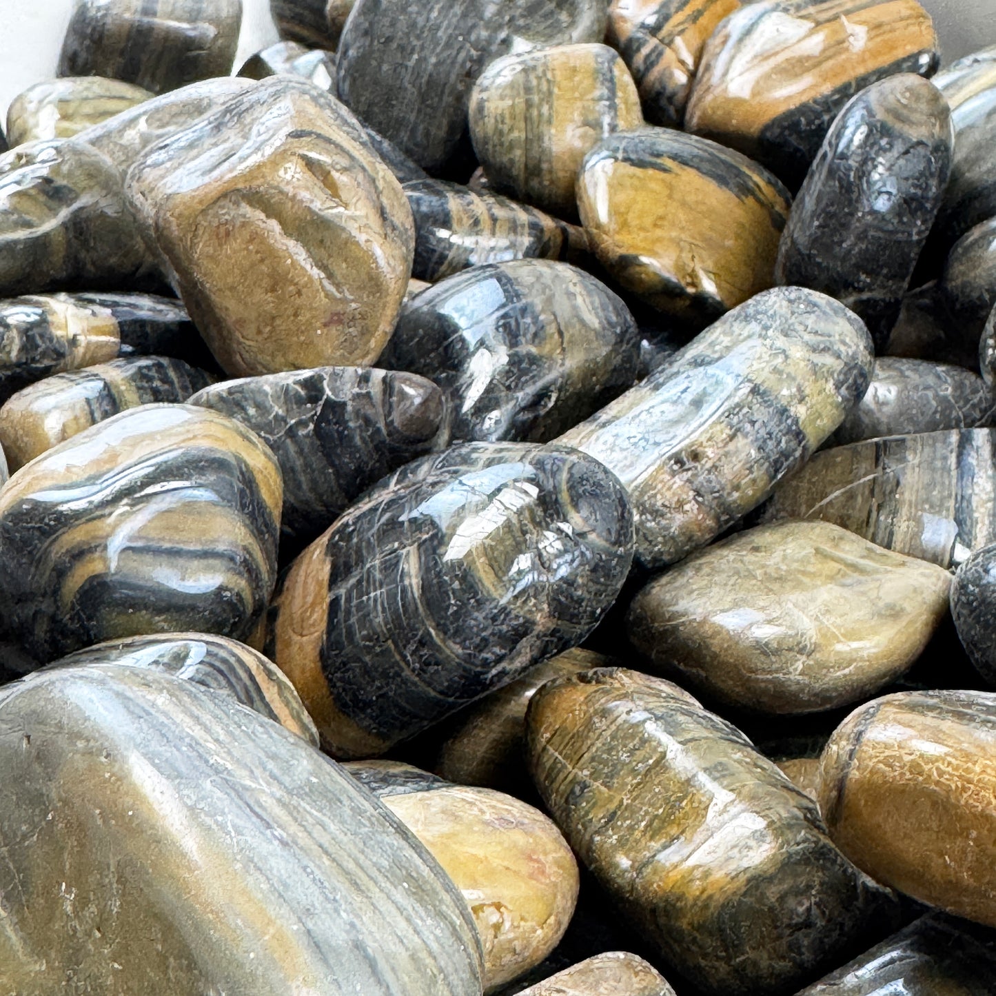 Eternal Stoneworks Vein High Polished Pebble Stone