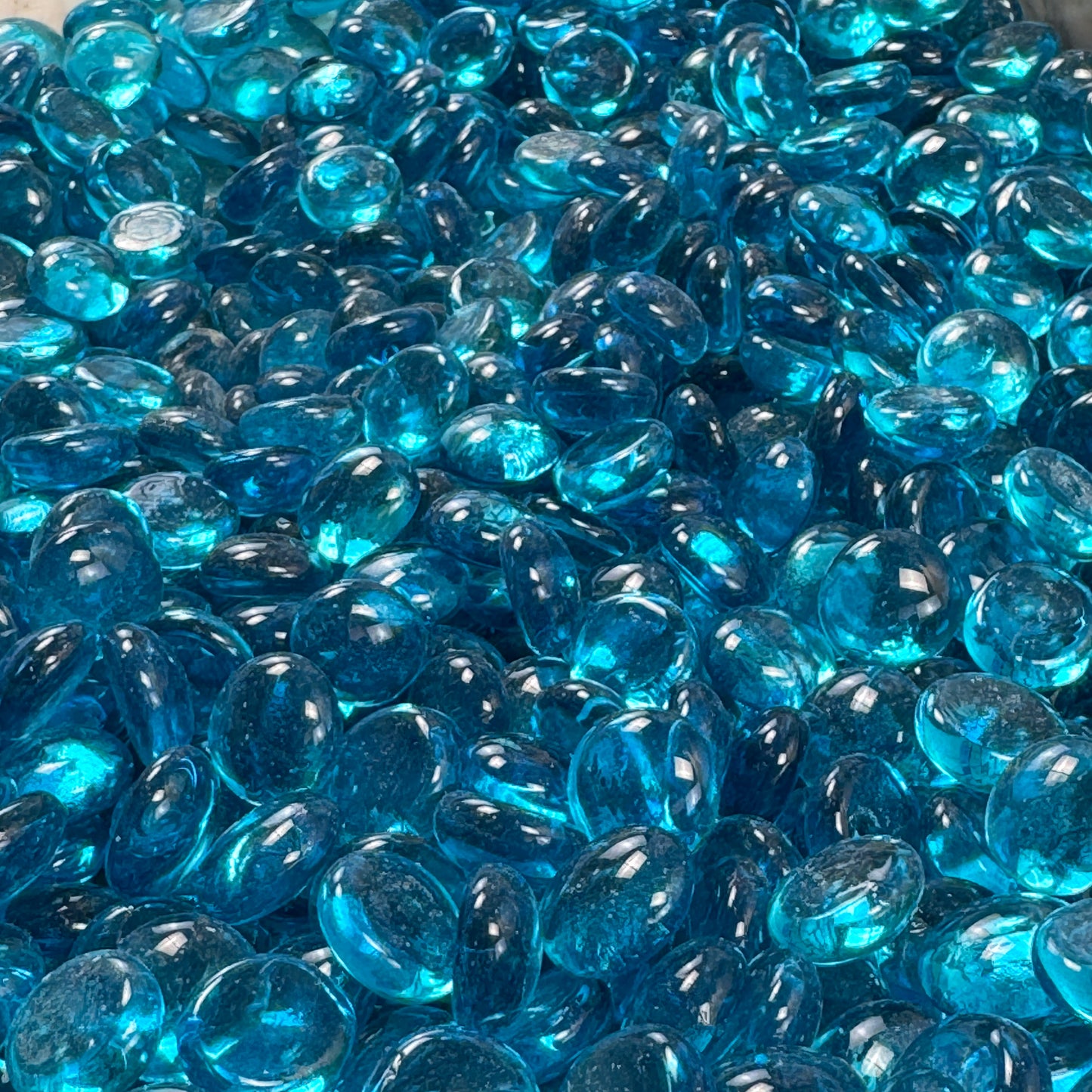 Gemstone Waters Ocean Blue Flat Glass Bead
