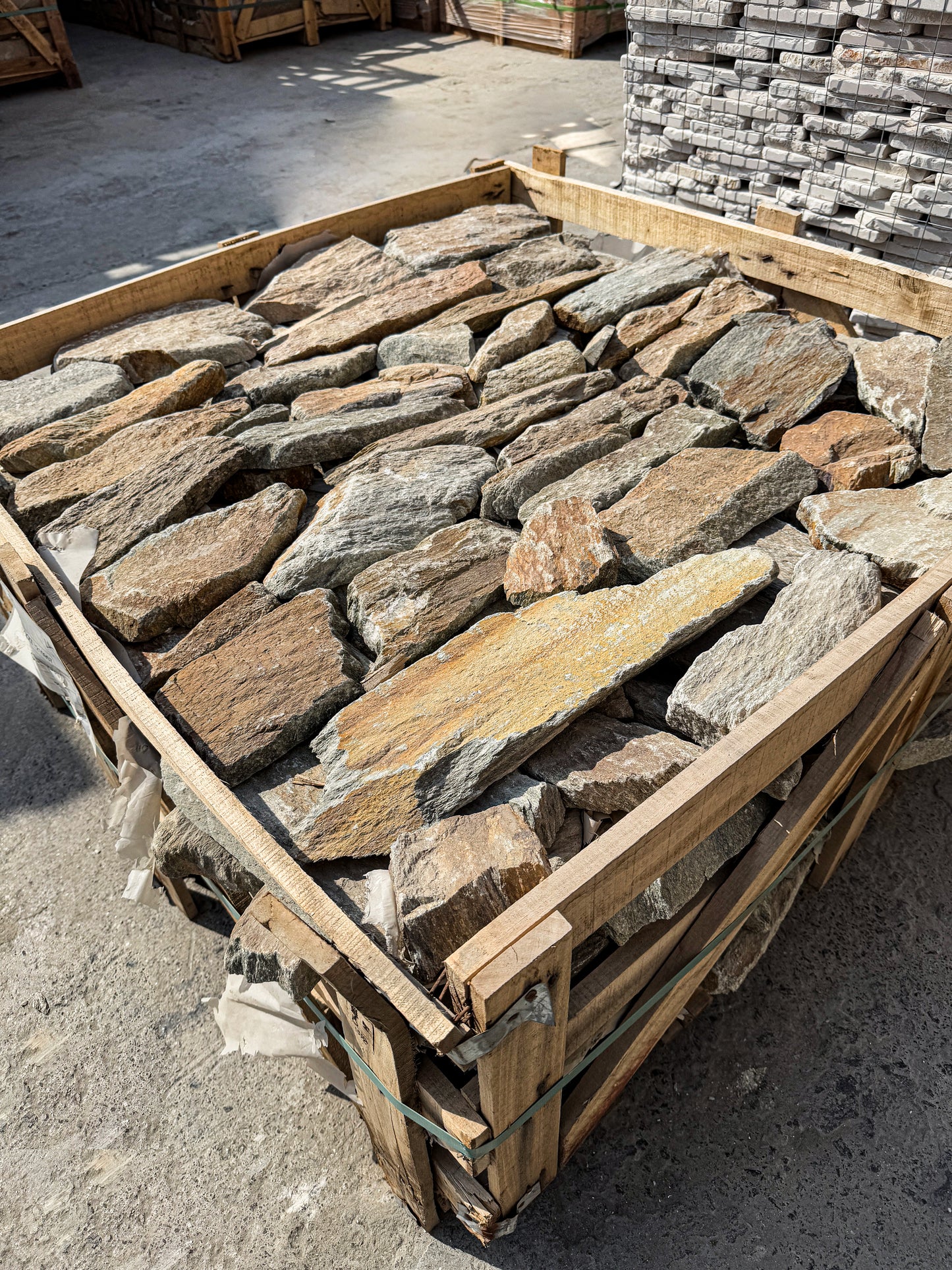 Opulent Flagstone Series Rust Brown Loose Random Piece Quartz Wall Cladding