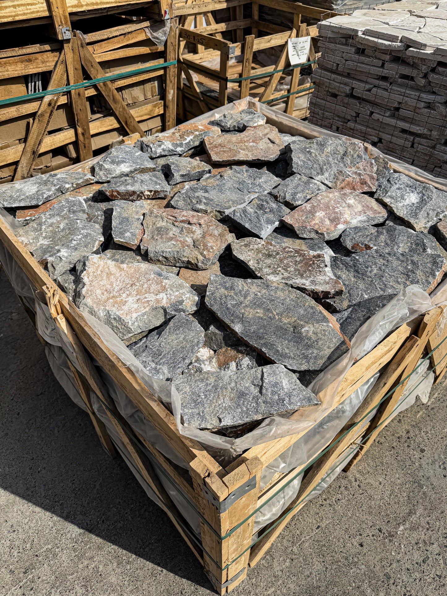 Opulent Flagstone Series Light Grey & Iron Grey Loose Random Piece Slate Wall Cladding