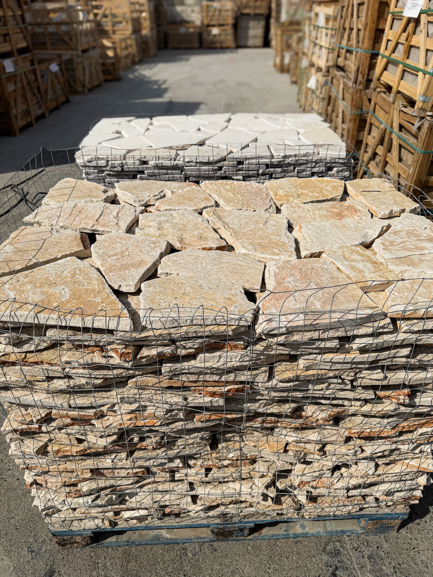 Opulent Flagstone Series Light Beige & Tan Beige Trani Lime Stone Loose Random Piece Flag stone