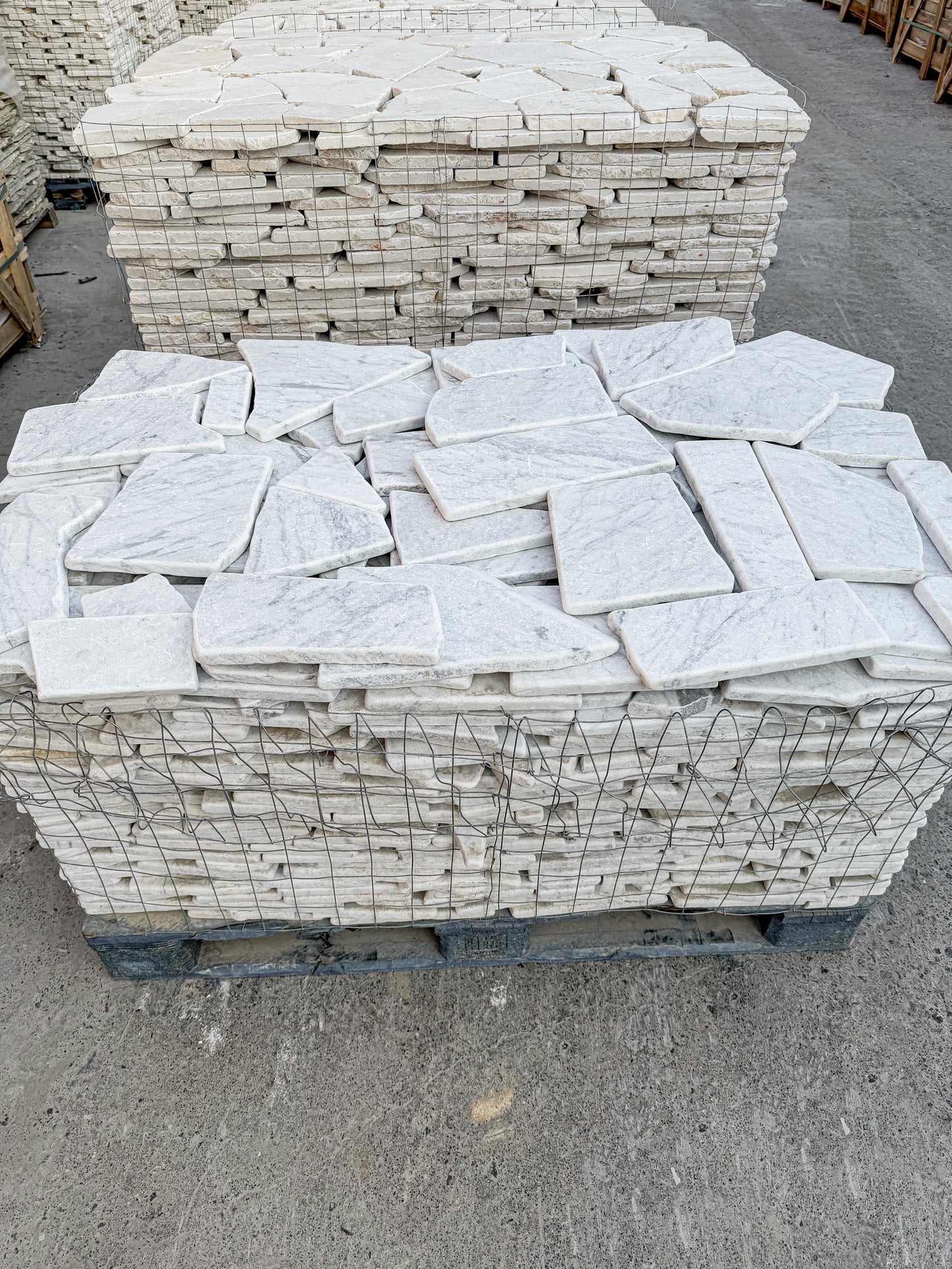 Opulent Flagstone Series Carrara White Marble Loose Random Piece Marble Flag Stone