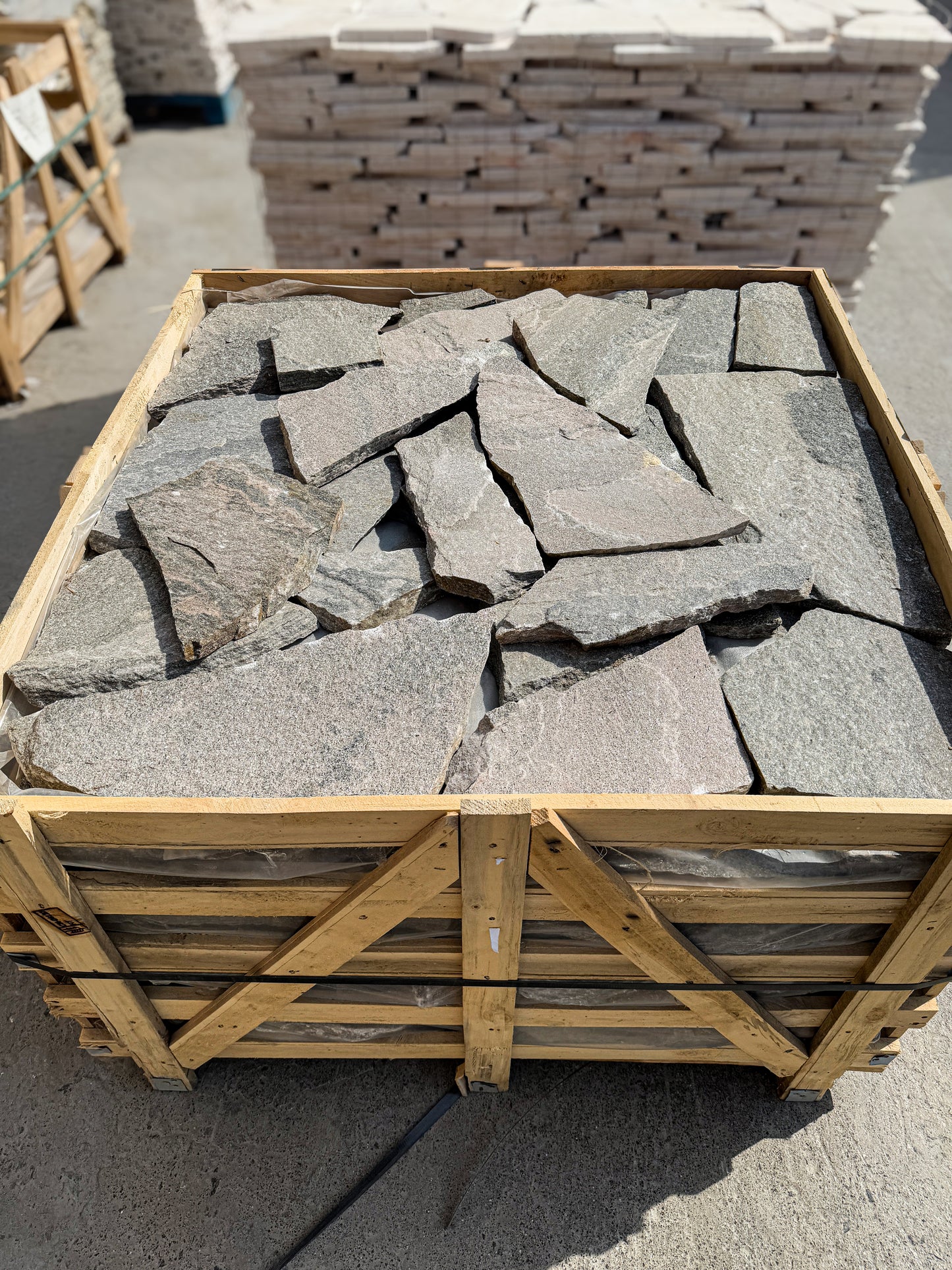 Opulent Flagstone Series Pink & Thunder Grey Loose Random Piece Quartz Wall Cladding