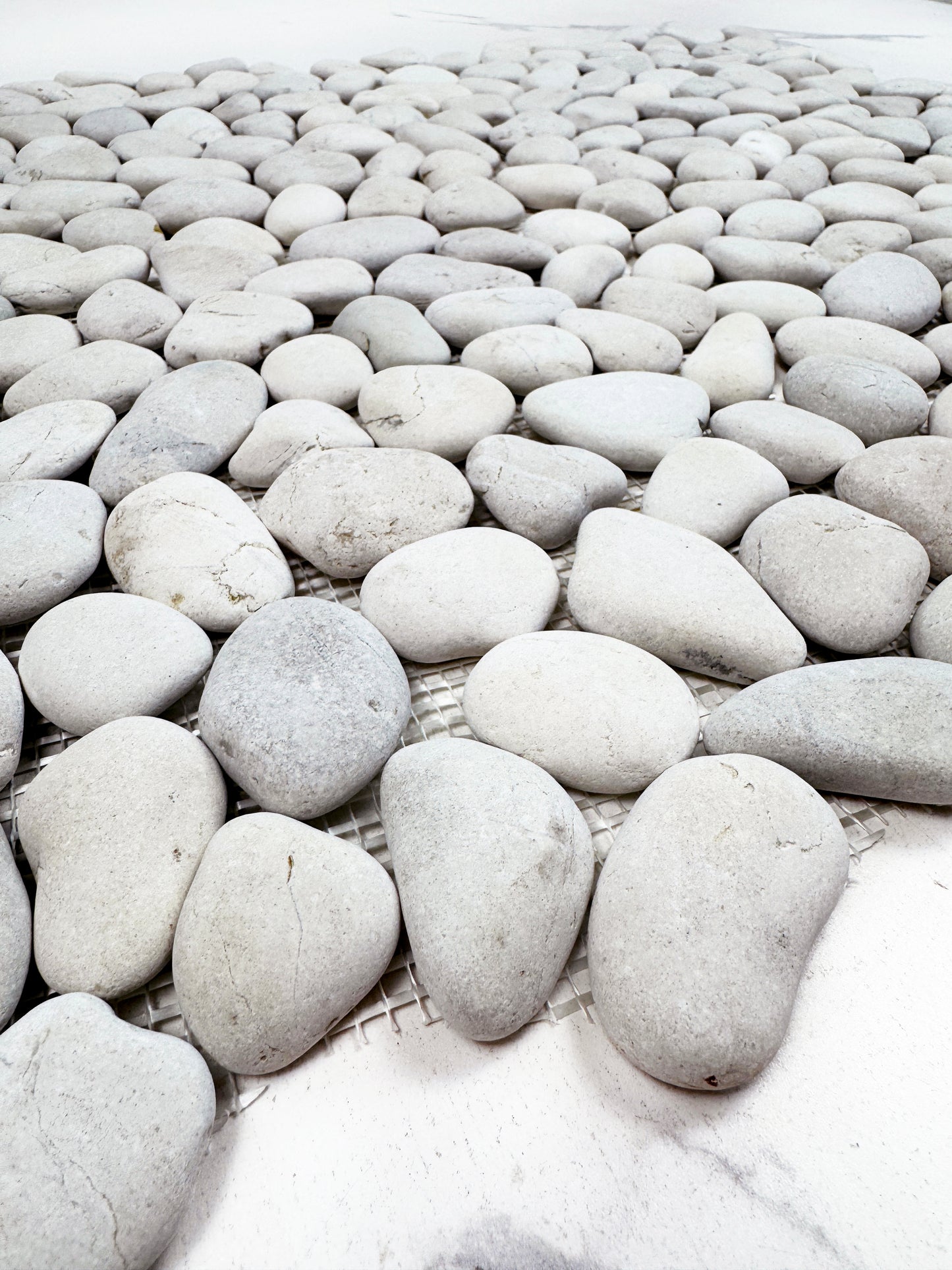 Pebble Serenade Off White & Light Beige Semi-Matte Irregular Round Shape Natural Pebble Stone Mosaic